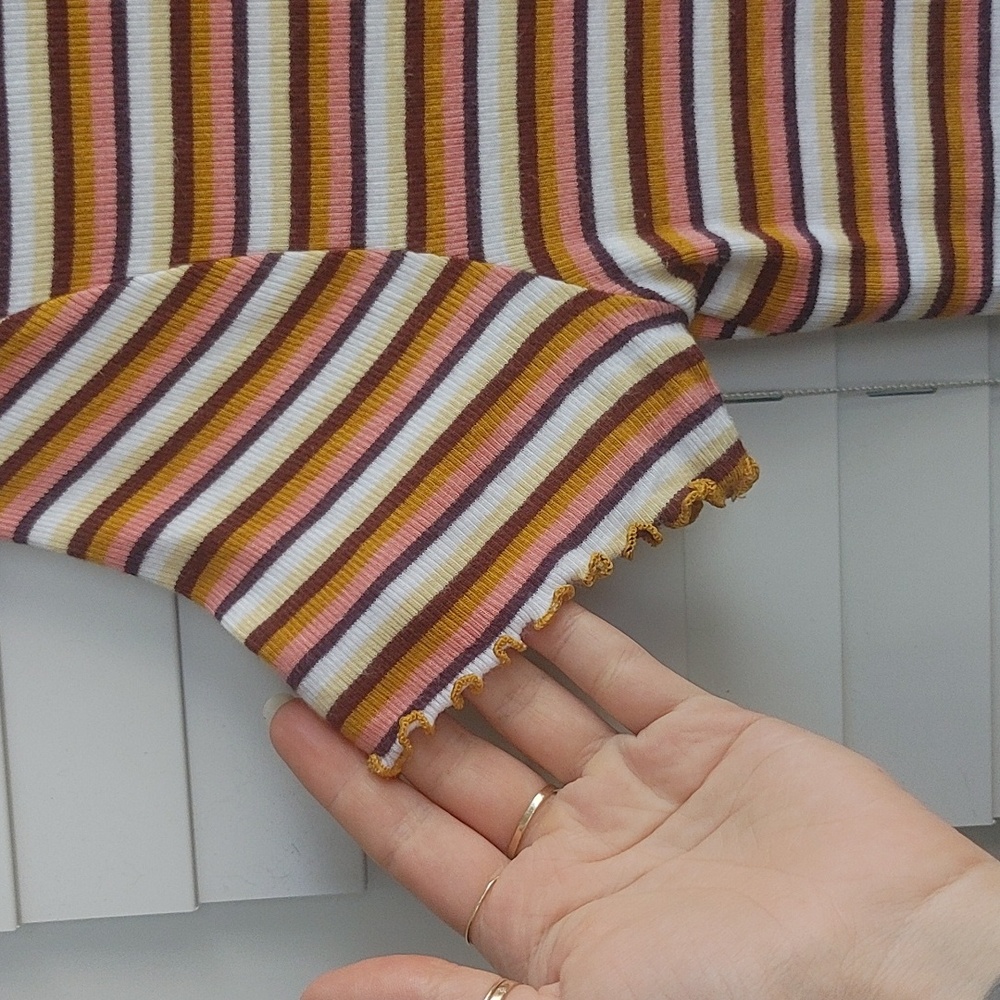 Target Cropped Top - Picture 4 of 6